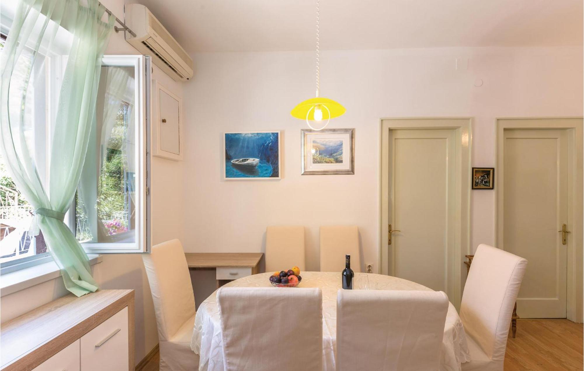 Awesome Apartment In Makarska With Kitchen Exterior photo